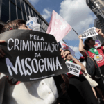 Mulheres vão às ruas pela criminalização da misoginia